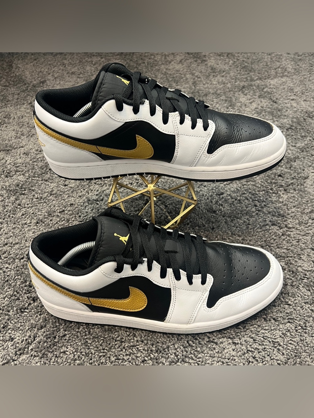 Jordan 1 Low Shoes Men’s Size 12 White Metallic Gold Black Nike Logo 553558-172